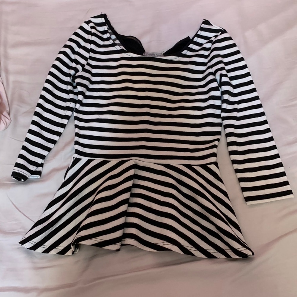 Long sleeve shirt with bow in the back